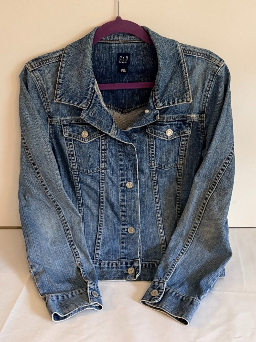 Gap Woman's Light Wash Jean Button Down Flap Pockets Fall Denim Jacket Size L